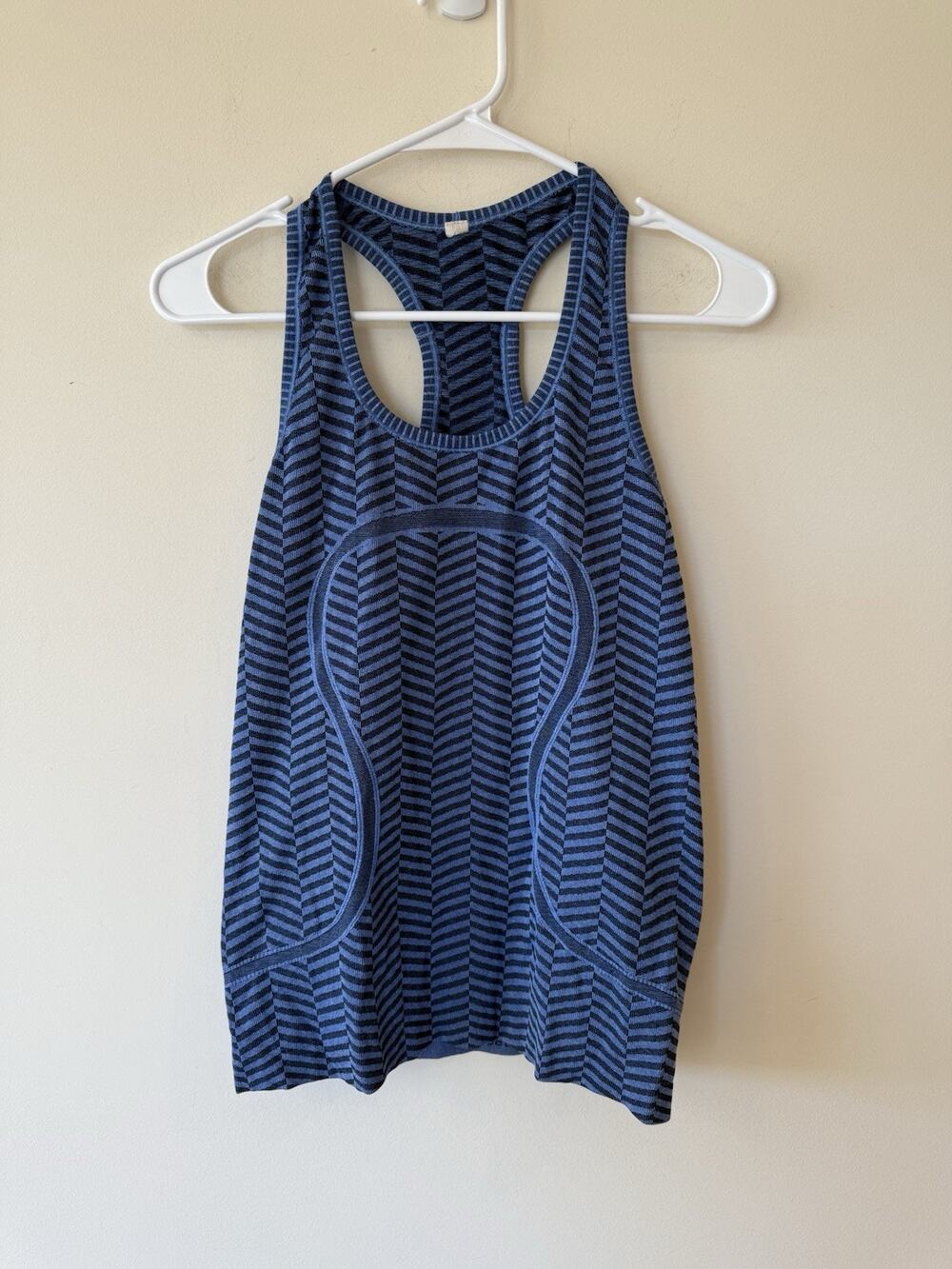 Lululemon - RARE Blue & Black chevron Run Swifty Tech Racerback tank top Size 6